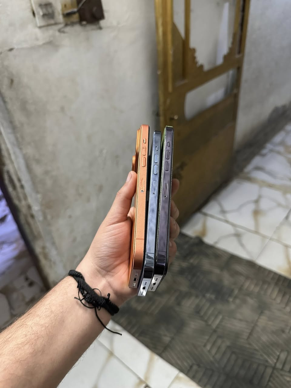 سلام عليكم
اجهزه عدد3للبيع 
الأول 14برو ماكس 
ذاكره256بطاريه 96بلاد
مخليله لزكه مال 17
دبل سيمكرت كله شغال
كامرات✅اتصال✅سيمكرت✅فيس إيدي ✅كله شغال مابي عطل تجي تفحص ع راحتك ودبل سيمكرت
قطعه نضيفه وحلوه تجي تفحص ع راحتك 
شاشه3خيارات مستبدل ألوان الحلوه 
السعر625وبي مجال

الثاني 14برو ماكس
ذاكره256بطاريه100مستبدل
ألون البنفسجي ضهر مفطور ومغلف
ماستر شرق اوسط كله شغال كامرات✅اتصال ✅سيمكرت✅فيس إيدي✅شغالات بدون عطل
شاشه3خيارات مستبدل نوعيه زينه 
السعر525وبي مجال

الثالث 
13برو ماكس
ألون البحري
ذاكره 256بطاريه76
الجهاز كله بلادي فقط كامرا مبدل
الباقي مكفول كله شغل كامرات✅اتصال✅سيمكرت✅فيس إيدي✅وأي فأي شغالات وبلادي كله مامبدل شي بس كامرا 
يرهمن مراوس ويرهمن بيع السعر 500وبي مجال بسيط
مكاني بغداد مدينه الصدر راسل واتساب وتدلل 
رقمي ***********ر
