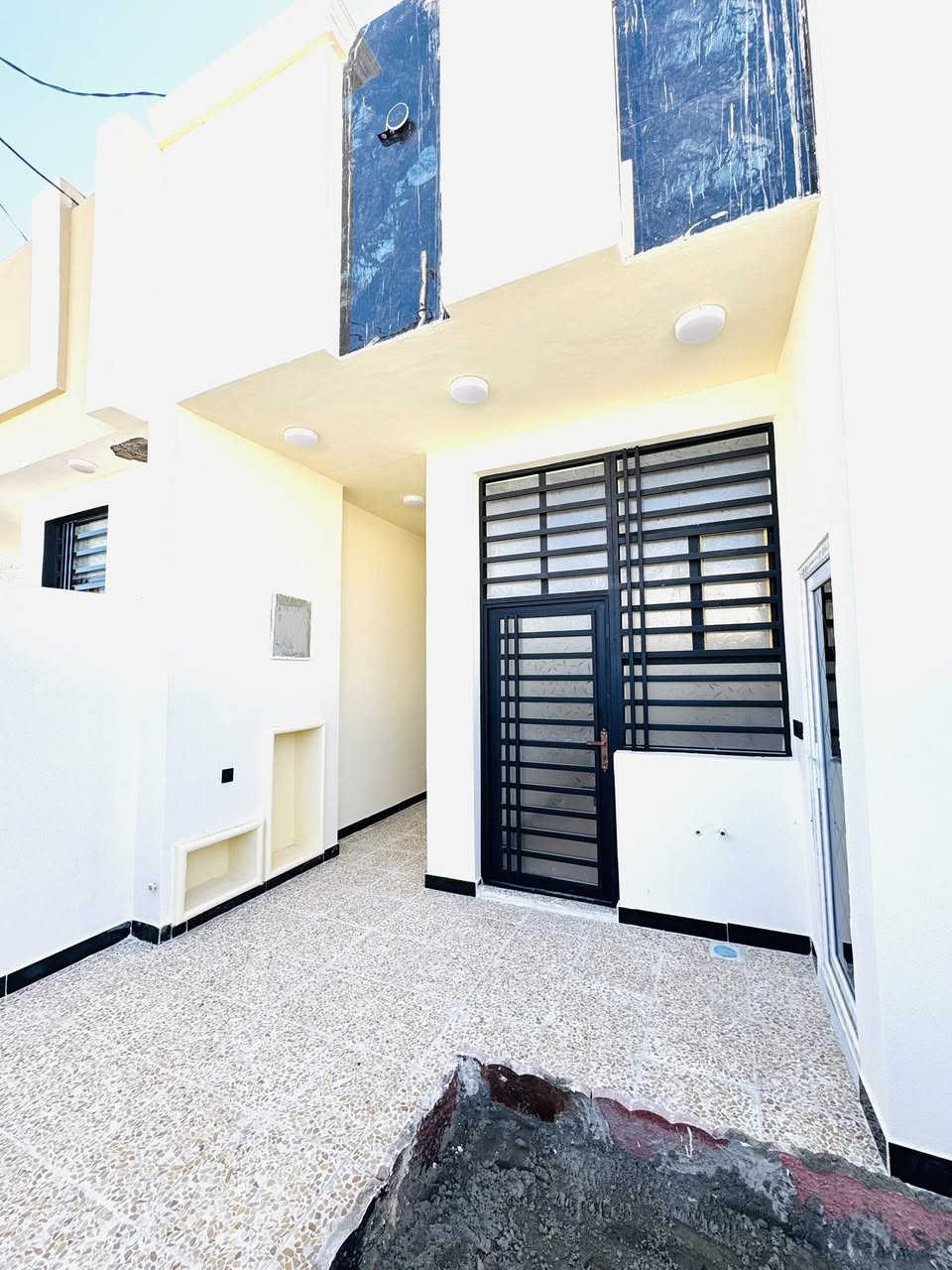 #للبيع ومناسب_جدا. (

***********

يوجد وتساب 

المساحه ١٢٠ م

طابو زراعي // النجف // ملحق حي ميسان // قريب الكرعاوي 

بناء حديث وغير مسكون // بناء ممتاز // 

خدمات// شارع تبليط ١٢ متر. // اناره // المولد ذهبي// 

السعر ٤٧مع المجال
يوجد فيديو كامل للبيت والنمطقه
