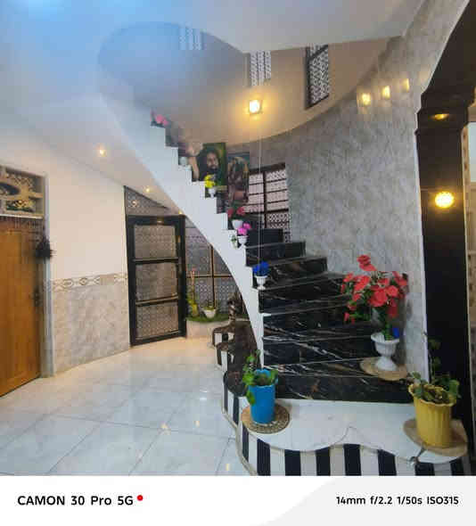 بيت بحي الحكيم نزله زرزور قرب المدرسه شارعه 10
مساحه 215 غرفتين وهول ومطبخ وستقبال وصحيات داخليه وخارجيه مناور وكراج بناء طابوك مسجل بلديه
نضام سبالت  الصطح شتايكر 
السعر 70 بيه مجال 
الستفسار ***********
