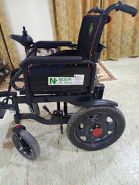 للبيع كرسي كهربائي مستخدم شهر نضيف علفحص  السعر 400 الف وبي مجال  الات...