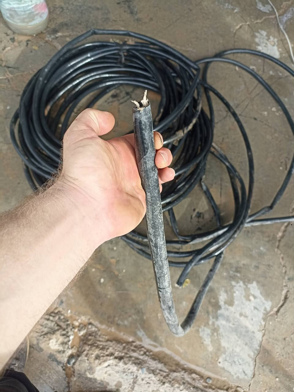 صونده مثل ما موضح  مستخدمه   للبيع


**إذا كنت صاحب هذا الإعلان وتريد حذفه لأي سبب، رجاءا أرسل رسالة إلى الدعم الفني**