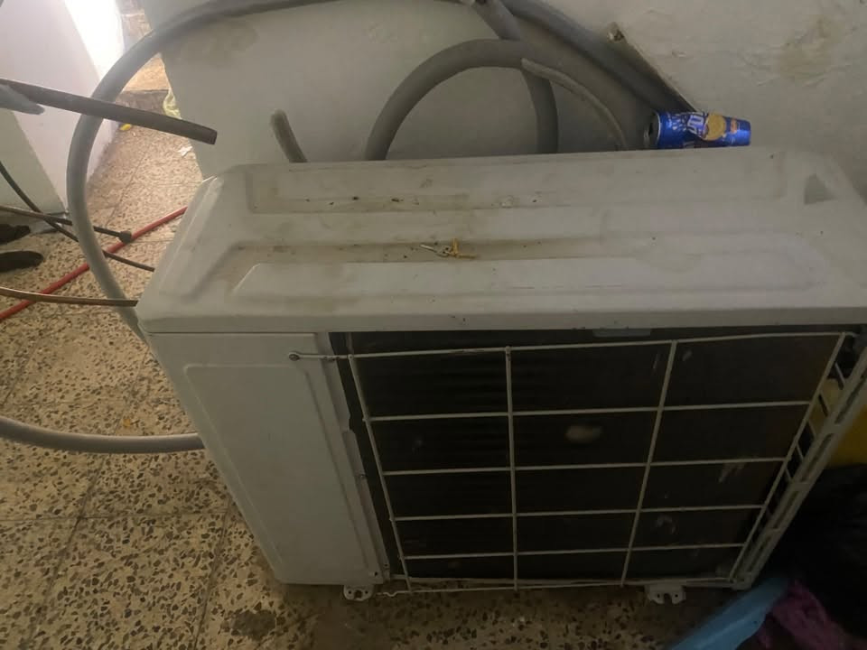 سبلت جيبسون 2 طن شغال
مستعجل على البيع

مكاني بغداد الطالبيه

السعر 300

كلشي كامل وشغال
الرقم ***********
