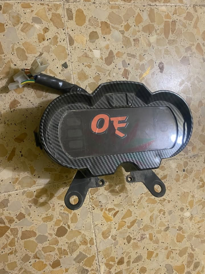 جنطه دراجه جوكر نضيفه سعر ٣٠ الف وبيها مجال.
دشبول تايكر سيفان ابو العرض فقط الشاشه طافيه mp3شغال سعره ٤٥ الف وبي مجال. 

بك لايت سيفات تايكر شغال نقصه بس وايرات كوي ٧الف

المكان بعقوبه للتصال ‭ ***********‬
