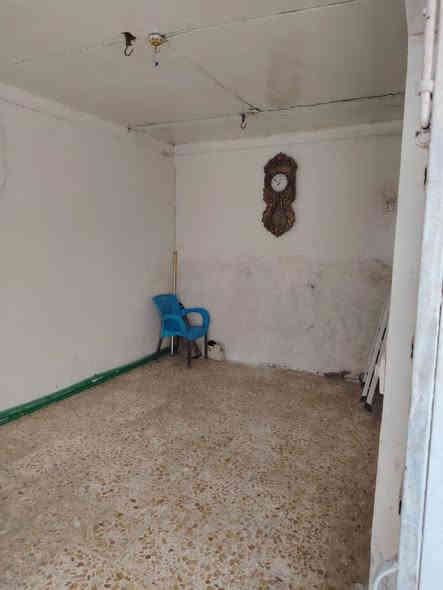 للبيع 
دار مساحه 100 متر 
حي ميسان قطاع 23 
غرفه وصاله ومطبخ وصحيات وستقبال 

السعر 80 مليون 
***********
