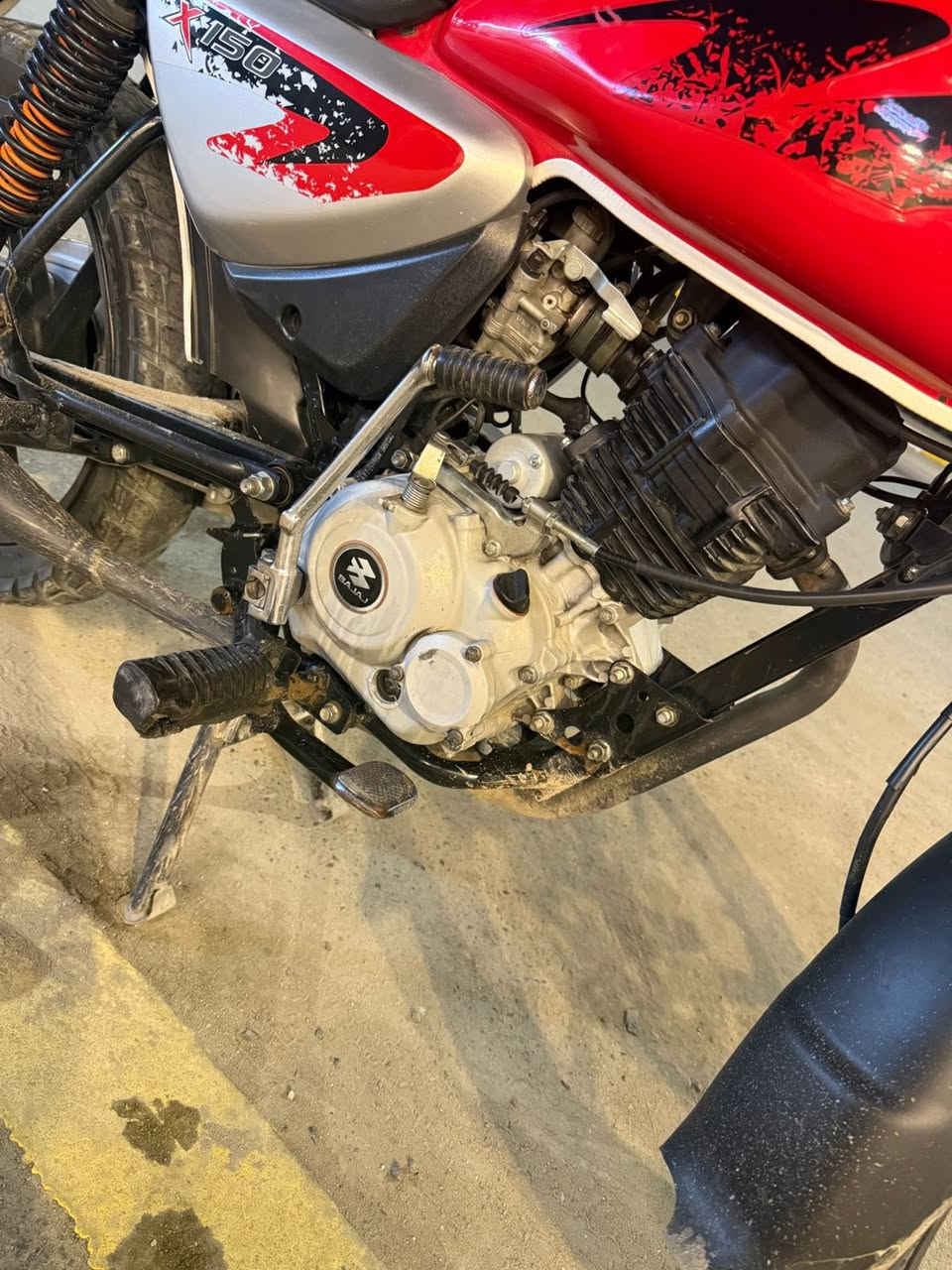 بوكسر 23 تحويل ثاني يوم 
بيها خيط تبخير من تزير عليها 
مكاني الاعظميه 
صاحب الدراجه.*********** 
ملاحظة مكلف بالنشر
