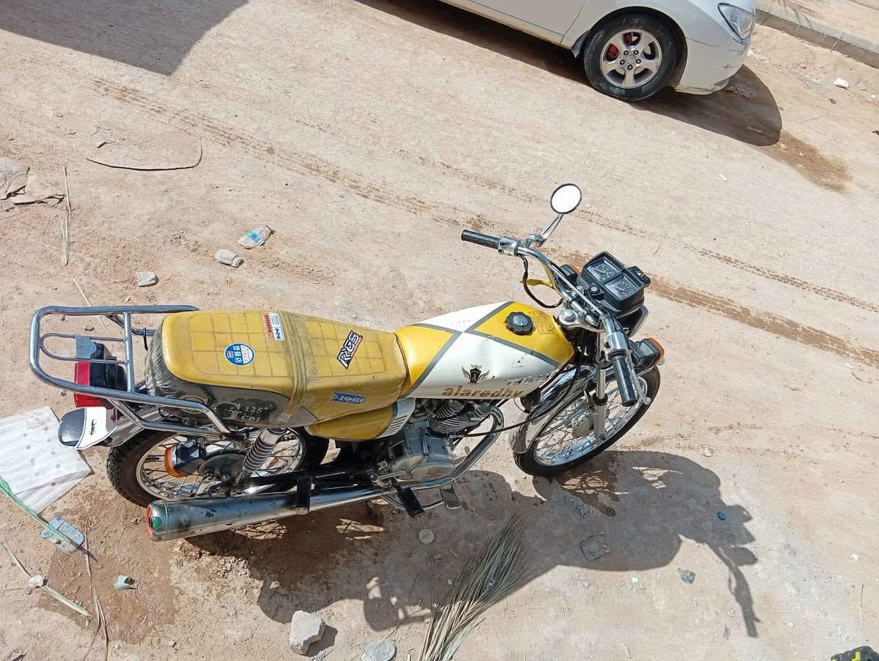 اربعه كير مديل 2021
محرك مكفول ما مفتوح ونضيف 
تايرات جدد 
زنجيل جديد ضفيره جديده 
كهربائيات كله شغاله 
دراجه حلوه ونضيفه وما عايزه شي 
شاصي مديل 2014
دراجه اوراق اصولي 
سعر 750بيه مجال للشراي 
واتساب 
***********
