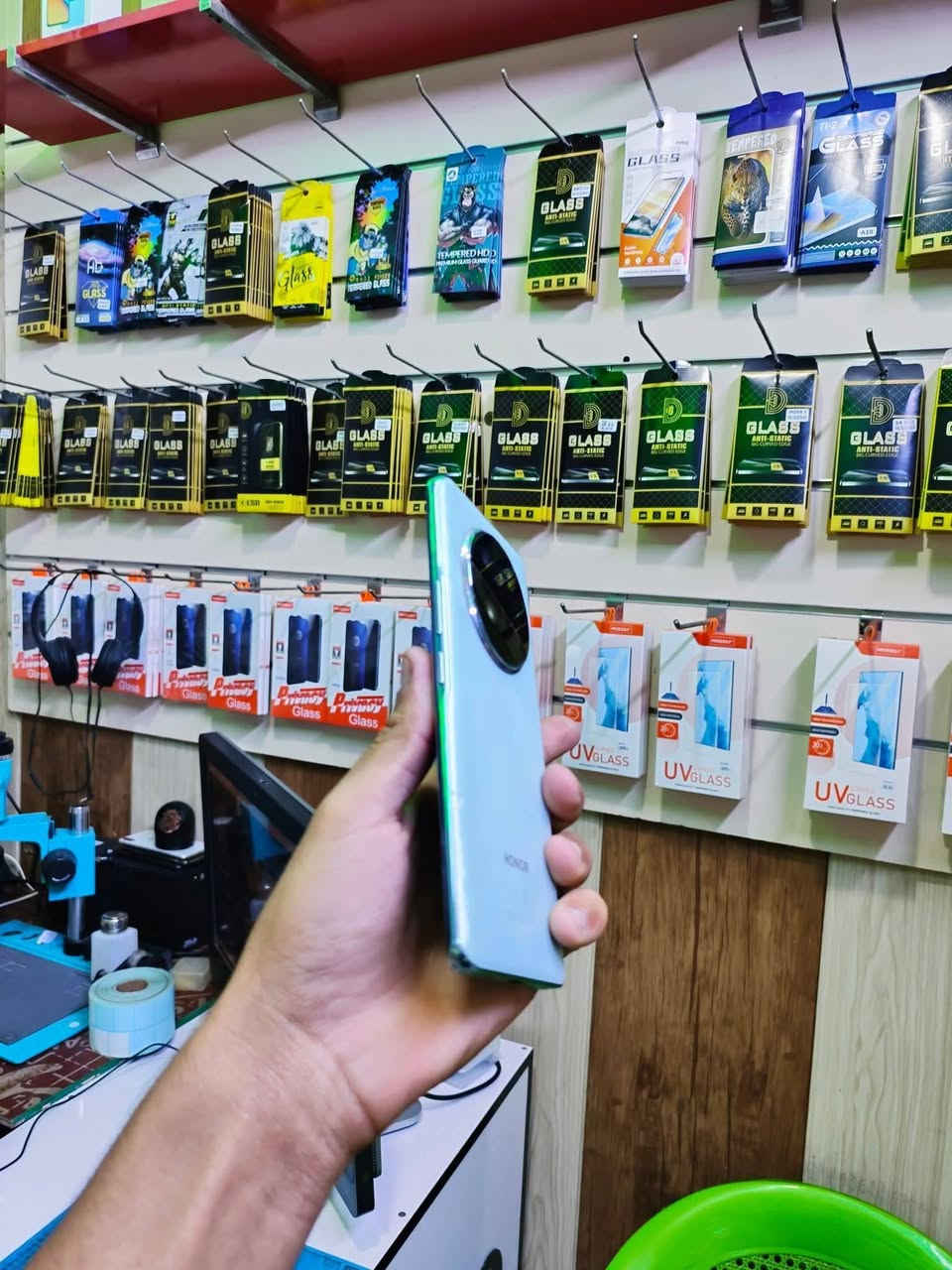 السلام عليكم هونر اكس 9سي ذاكره 256داخليه 8+8 السعر330 /***********
يرهم مراوس ب ايفون من 11برو ماكس و فوگ
