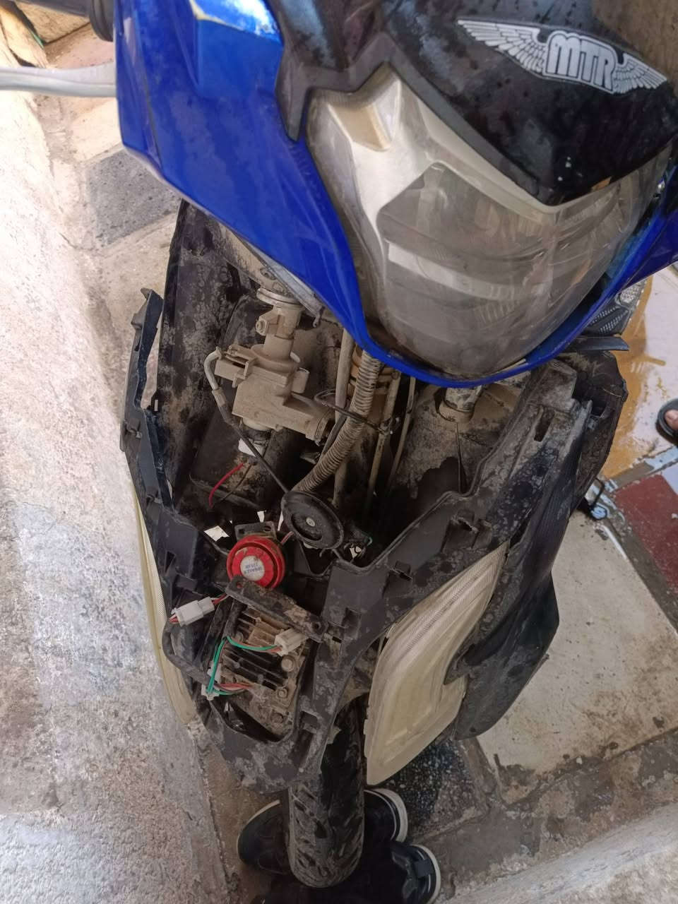 دراجه mtr محرك مكفول سرعه فول نظيف برغي ممفتوح بي وياها الكفر مالتها ضامه مشكلتها مضروبة تمشي بس السكان بي عواج مراوس فقط بدراجه بطة او منغولي راسلني او اتصل ***********
