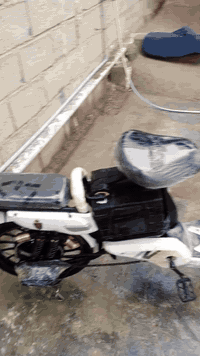 سلام عليكم بايسكل شحن للبيع بسعر 190الف وبي مجال للطيبين بايسكل نضيف باتري نص عمر شاشه ماتشتغل تايرات جديده عنوان كركوك حي واسطي لاستفسار موجود بل فيس والواتساب ***********
