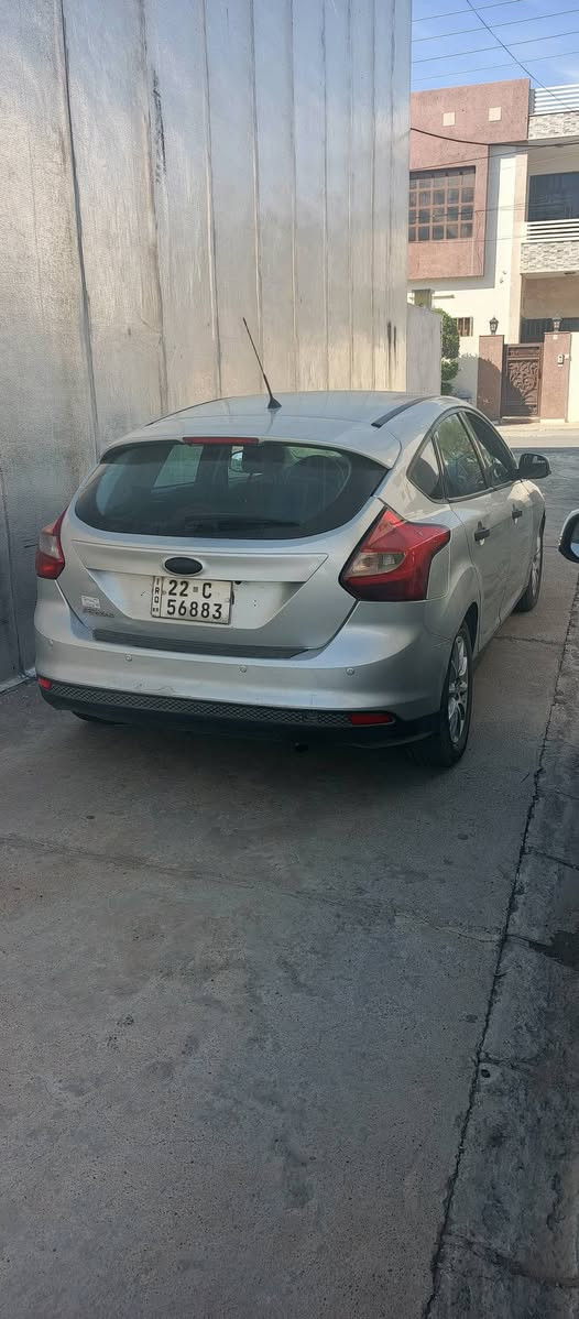 فۆرد فۆکس 
***********
مۆدیل 2012 
دووپارچە  سبوغ
چاملغی لای سەکن و سایەق 
بێناوگرتن پشت و پێشی کەپسە
گێڕومەکینە بەشەرت
شوێن .هەولێر أربيل, العراق
