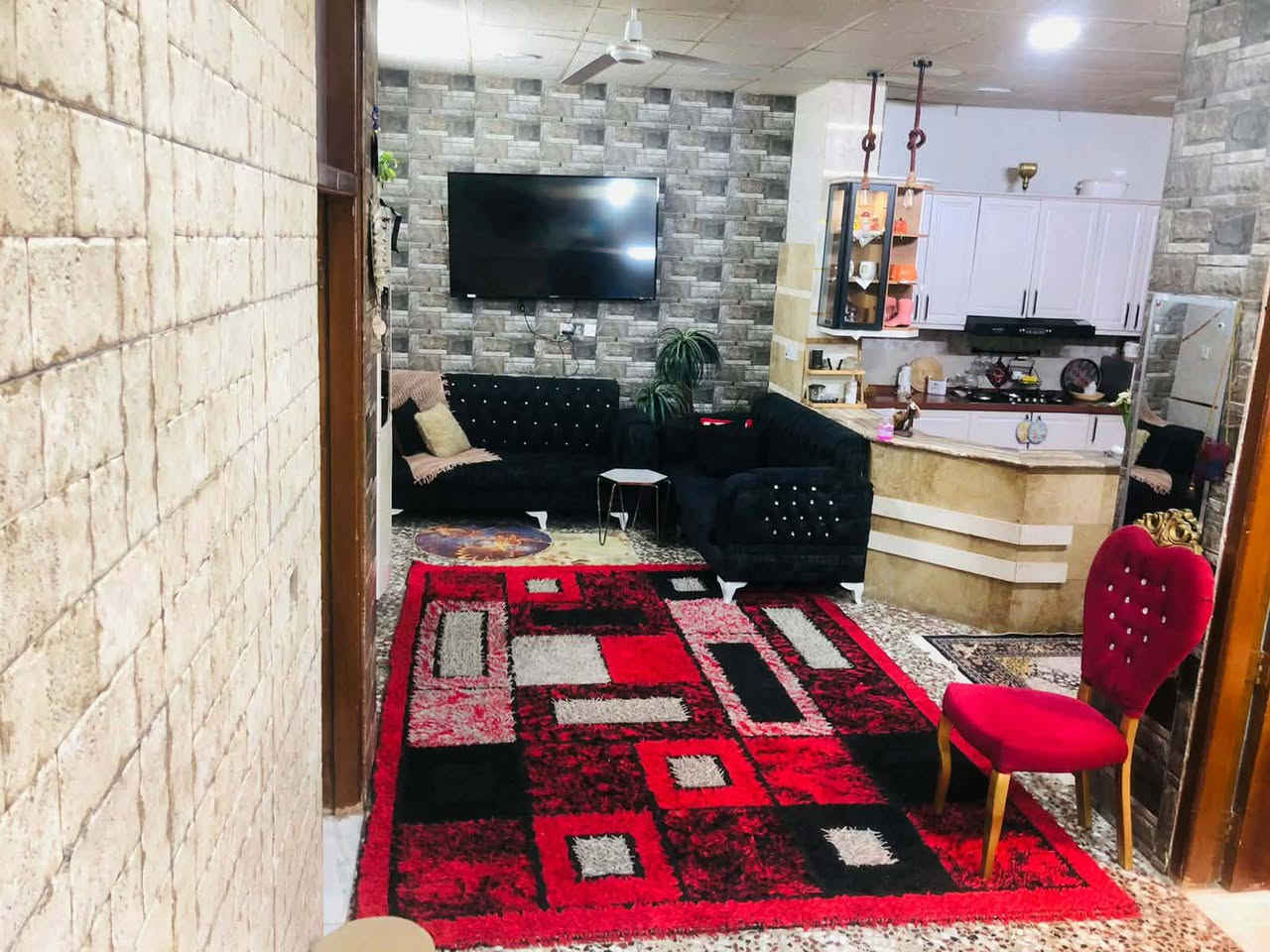 السلام عليكم للبيع بيت بزوير قرب مشروع المي الثاني فرع مخبز علوش
المساحه 120م
طابو زراعي سند 25 
طابقين
الطابق الاول يحتوي على 
غرفه نوم مجمع صحيات خارجي وداخلي مطبخ وهول وصاله.
الطابق الثاني..
3غرف نوم وصحيات.
عرض شارعه 8متر
بناء حديث مطبخ تصميم المني بار
البيت بناء حديث درجه اولى جدا نظيف....
السعر الاتصال على الرقم......
وجدا مستعجلين ع البيع بسبب ظرف طارى ومستعجل‌‌
للاستفسار اكثر المراسله على الخاص وشكراً 🤍....
او الاتصال على الرقم ***********.......
