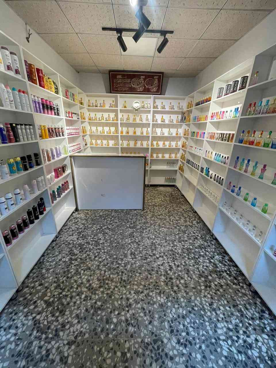محل تاج 👑 للعطور المركزة 
موقع الثعالبة قرب متوسطة الصقور 
كافه انواع العطور المركزة والمعطرات 
المحل متكامل يحتاج بس ادارة جديدة
معروض للبيع 
موقع ركن مقابل ابو رقية الكصاب 
موقع تجاري وفرصه عمل مربحه 
للتواصل خاص او على الرقم 
***********
