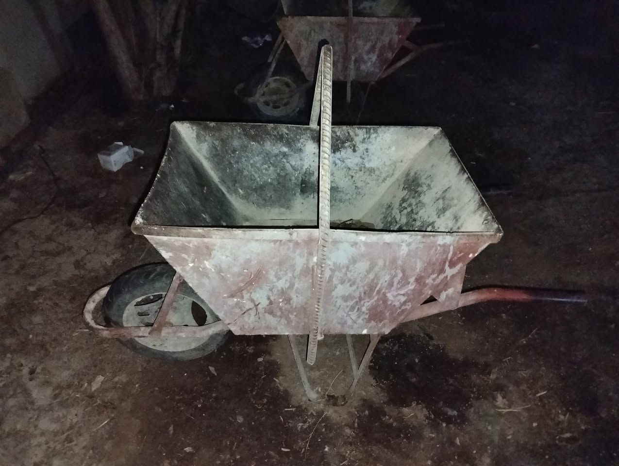 عرباين للبيع السعر 150وبهين مجال
***********
