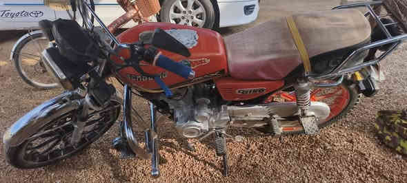 السلام عليكم دراجه سونلنك 24 للبيع وصلت 600 عندك زود حياك الله بي فقط الويل الامامي مبدل خاص مفتوح او اتصل ***********
