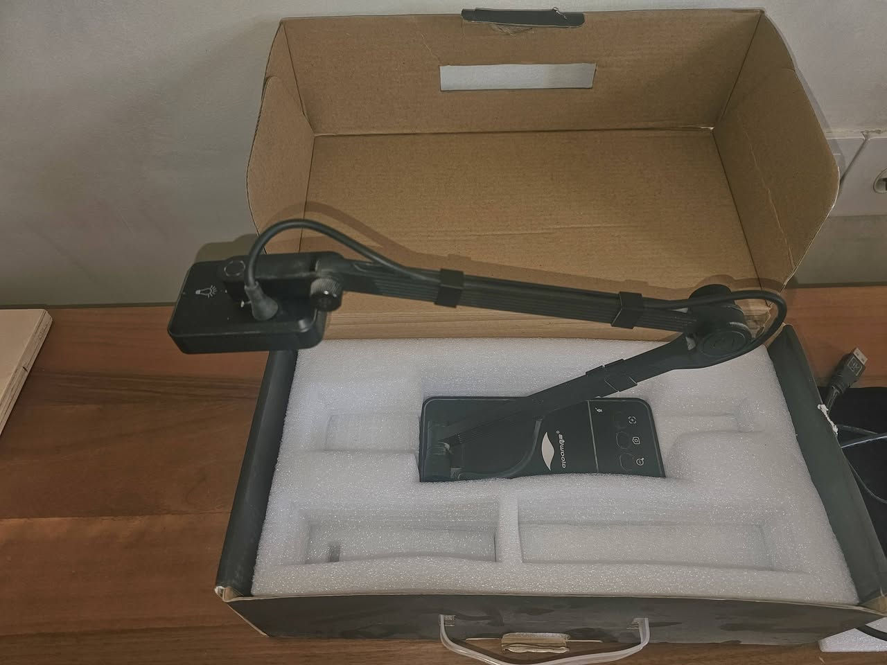 للبيع كاميرا المستندات الاحترافية YL1050AF – 
Document camera
حوّل أي كتاب أو مستند أو تجربة عملية إلى عرض مباشر بجودة عالية خلال ثوانٍ. مثالية للمعلمين، الأساتذة، الطلاب، والمكاتب، وتوفر تصويرًا واضحًا مع تركيز تلقائي وسهولة في الاستخدام.
✔️ تصوير مستندات وكتب وأجسام صغيرة بدقة عالية. ✔️ مناسبة للعروض التقديمية والتعليم الإلكتروني. ✔️ تعمل بكفاءة وحالتها ممتازة. ✔️ جاهزة للاستخدام مباشرة.
واتساب 
***********

السعر ٥٥ مع التوصيل
