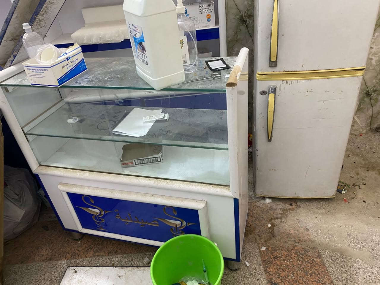 8فاترينات. وخمسة فاترينات مال صيدلية  زجاج  للبيع المكان  بغداد للتواصل *********** واتس اب فقط
