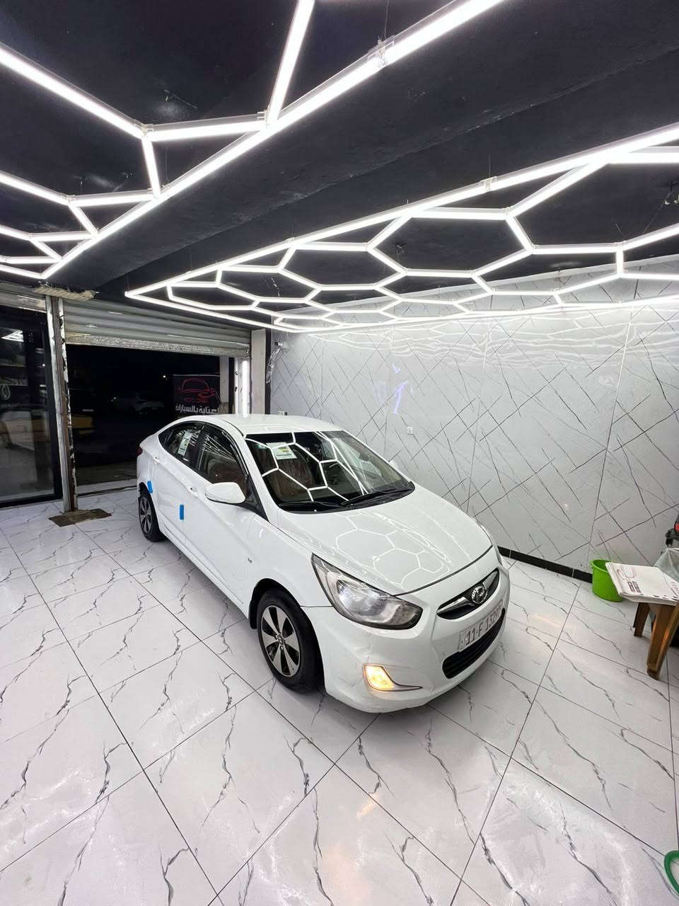 سلام وعليكم
اكسنت موديل ٢٠١١ فول عده الفتحه 
صدر جديد تخم تاير جاهزه  مكينه ١٦٠٠ قطرتين 
السونار موجود بيه بارد خفيف فقط  بلجاملغ والباب الخلفي مكاني بغداد حي الجهاد ***********
