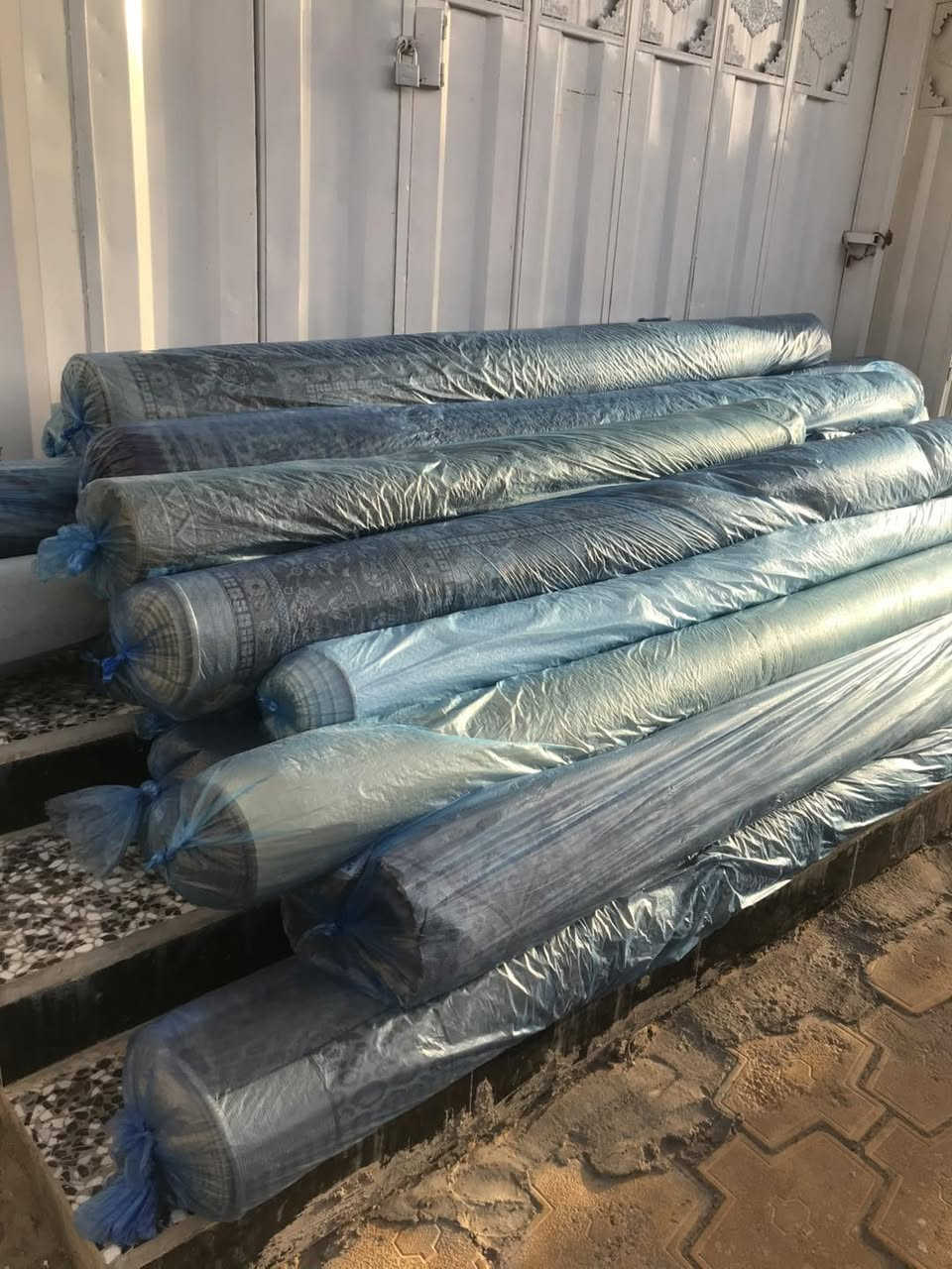 غسل الزوالي سعر المتر ٧٥٠دينار 
غسل التخم سعره نفر 5الف دينار 
غسل جلسه ألعربيه كل دوشك وتكيات ضهره ٥الف
غسل البطانيات بي٣الف دينار
وجميع النقل مجاني من منازلكم والى منازلكم
للحجز والا تصال
***********
***********
او مراسلتنا على الصفحه او
الوتساب شغال لكلا التلفون
مع خدمت التغليف بنابلون بعد الغسل
عنوان سماوه حي الصدر قرب افران الصدرين
غسل بطانيات وتعفيرها بل حراره 
وبي احدث الاجهزه
