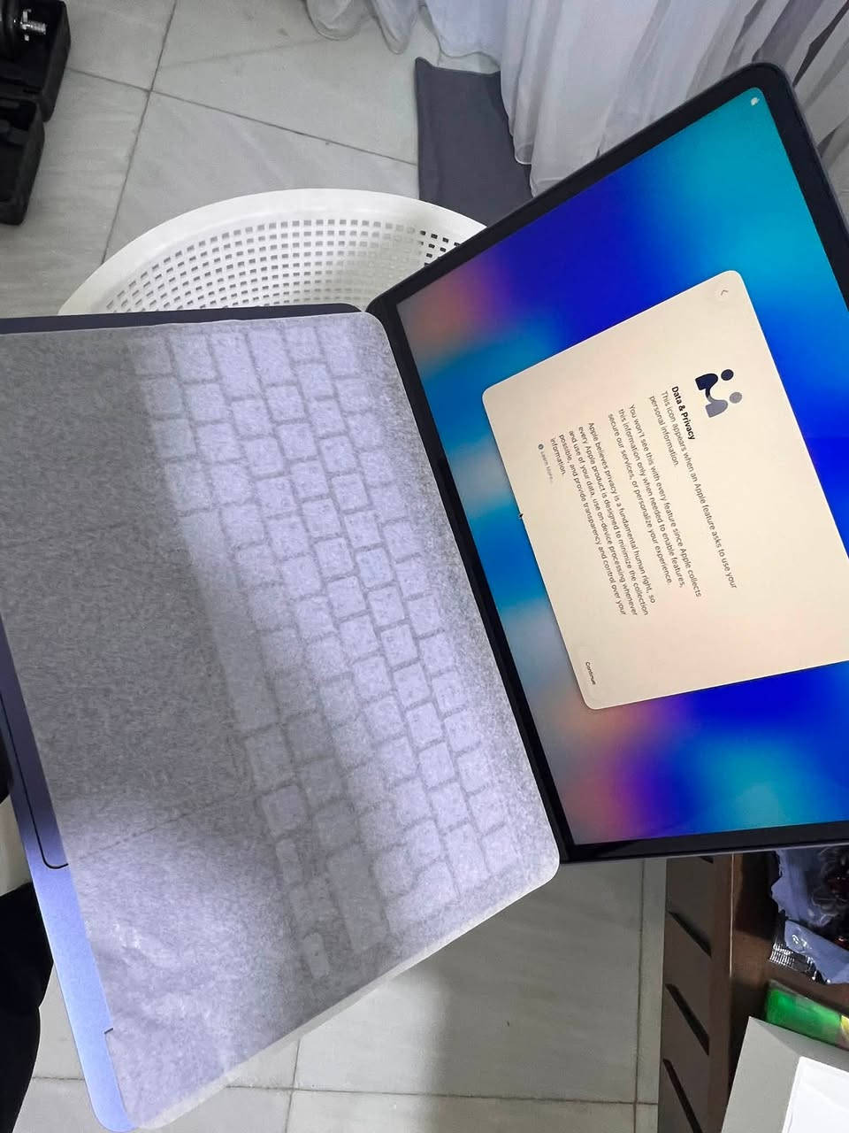 السلام عليكم
MacBook Neo, 8GB memory, 512GB storage, Magic Keyboard with touch ID

اللابتوب ما مستخدم نهائيا مجرد مفتوح من الكارتون مالته حته النظام ما مسويله كونفكريشن جاي هديه الولد صديقي وما يعرف يستخدمه ويريد يبيعه

شفت سعره بالمواقع بحدود ال1,200  رايده ب1,100

عندي خدمة توصيل ومكاني بالبصرة

الي يخدمة خلي يراسلني خاص ويدلل


**إذا كنت صاحب هذا الإعلان وتريد حذفه لأي سبب، رجاءا أرسل رسالة إلى الدعم الفني**