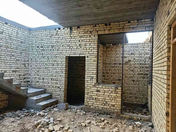 هيكل لبيع ناحية السديناويه نهايه السايدين قرب مدرس عل شط الحلو كل الخدمات ماء مجاري  شارع تبليط مساحه 200 صب كونكريت مسلح ***********
