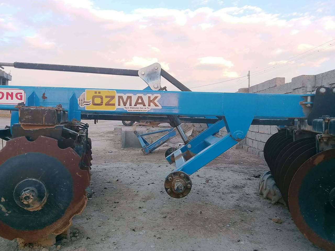 السلام عليكم دسكره للبيع موديل 2024 مشتغله 30 دونم فقط الاتصال على رقم ***********
