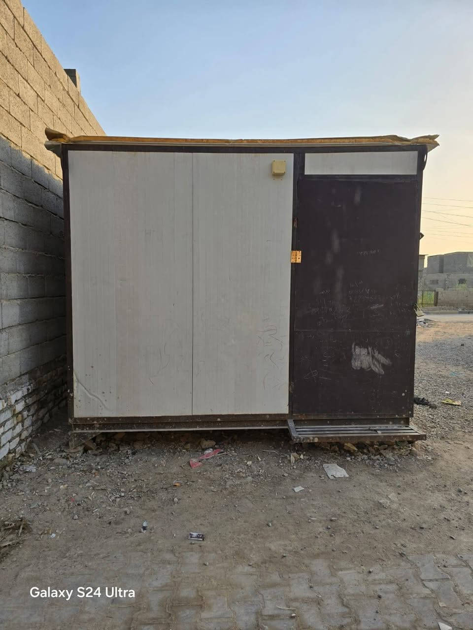 كرفان قياس 3 × 4 جاهز للتحميل مستعمل يحب الحجز يتواصل ويا ابو ملاك سعر مليون ***********
