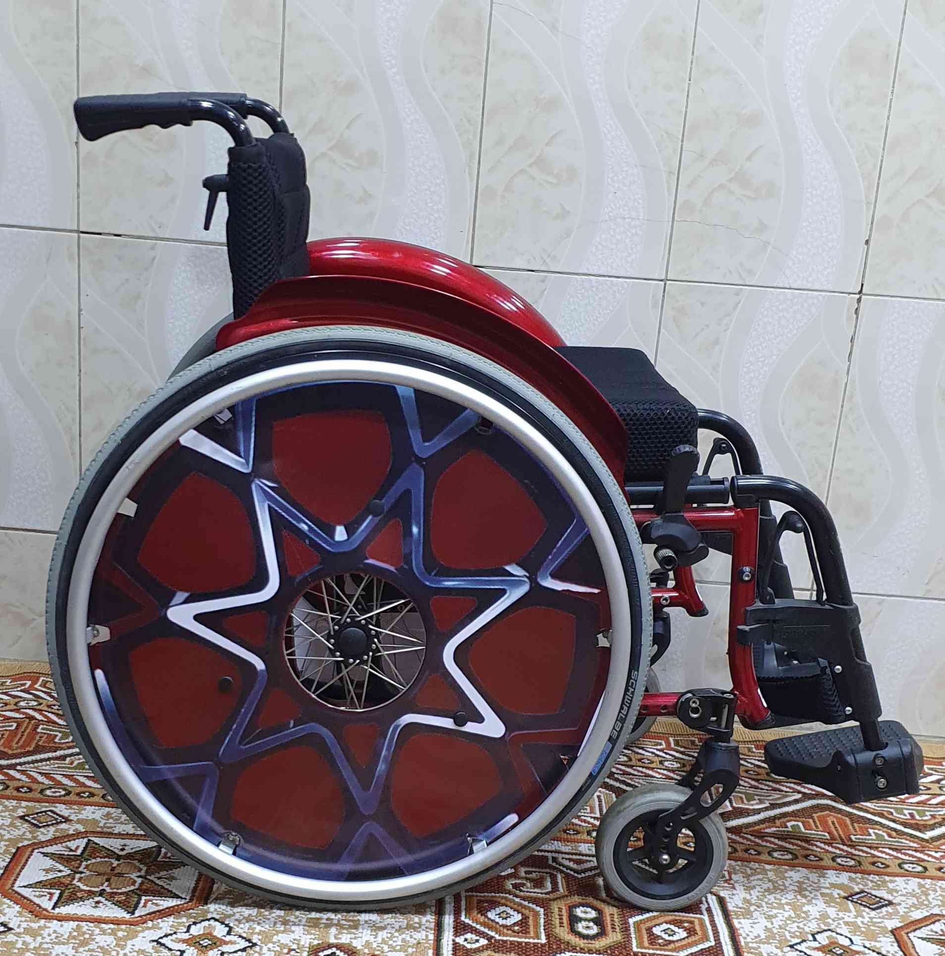 سلام عليكم كرسي رياضي للبيع قياس المقعد ٤٠ للستفسار ***********
