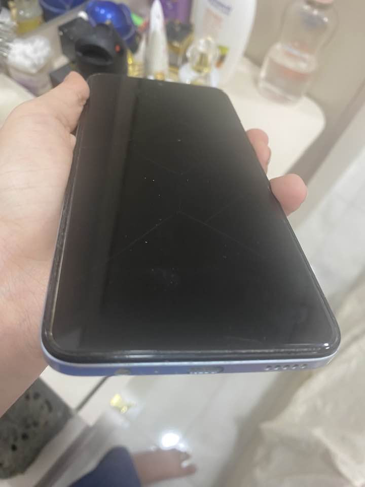 هونر اكس 7 بي ذاكرته 256 ألجهاز نضيف حيل لا مفتوح ولا مصلح فقط بي شخطين بلعدسه الخارجيه مال ألكامره بس ممأثره على ألكامره أبد وألباقي كله شغال قيم وخذ


**إذا كنت صاحب هذا الإعلان وتريد حذفه لأي سبب، رجاءا أرسل رسالة إلى الدعم الفني**