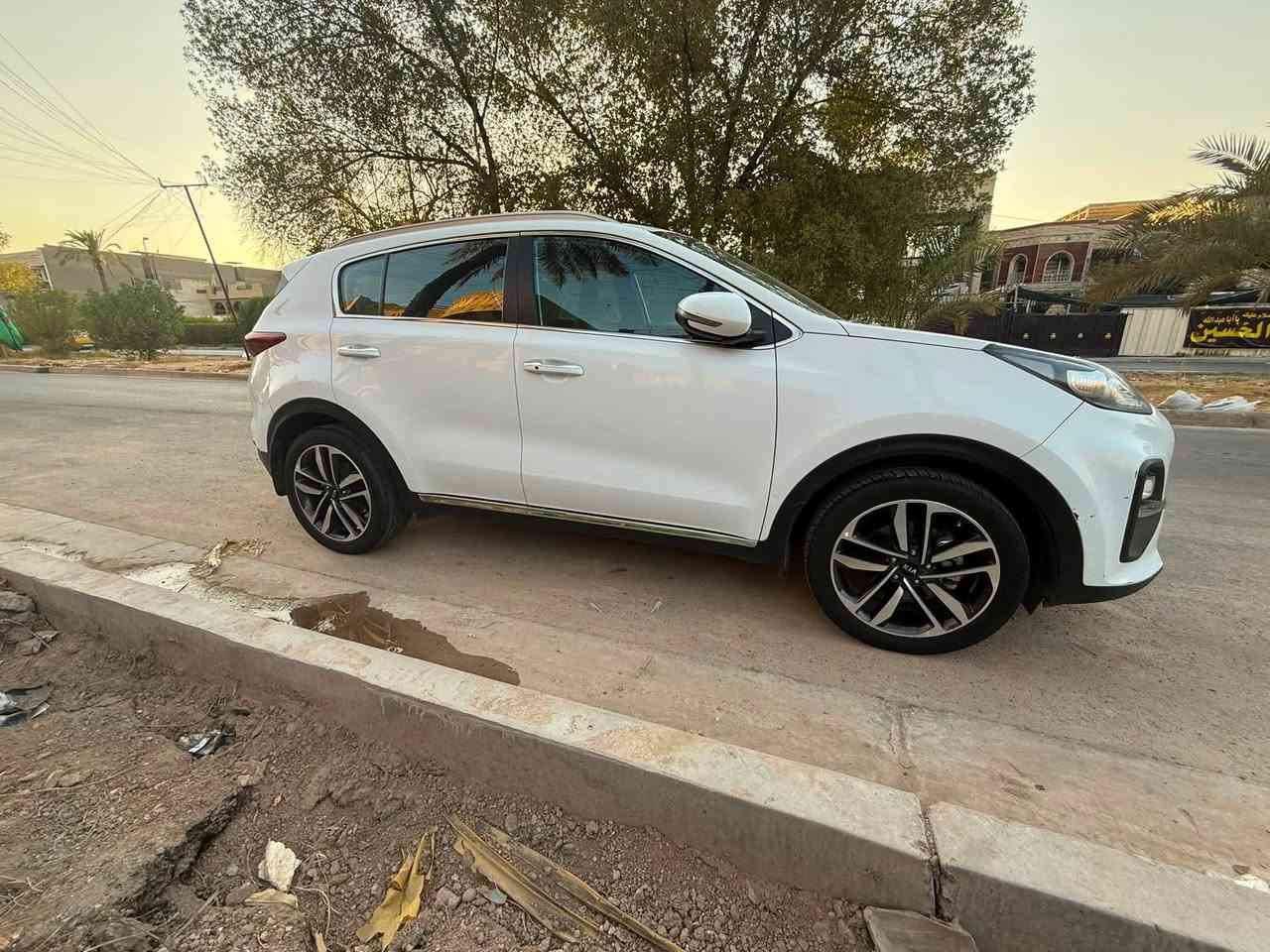 كيا سبورتج خليجي 2021 كفاله عامه محرك كير تبريد  فول عدا البنوراما بصمه تشغيل بصمه أبواب تشغيل عن بعد حساس أمامي خلفي شاشه كامره بلادي مري شفط محرك 2000 دوش بيه ملاحضات كلش بصيطه بارد مقدار 3 اصابع بالباب خلف السايق وربع دعاميه خلفيه صبغ ماشيه 68 الف كم السعر 192 $ وبيه مجال رقم الهاتف *********** بغداد شارع فلسطين بسمي تحويل مباشر رقم بغداد الجديد وهزه وسنويه جديده
