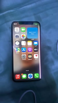 ‏سلام عليكم iPhone X الذاكرة 64 كله شغال بس بشاشة خفيفة خط صاير كما مو...