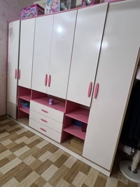غرفه نوم بناتيه تحوي على ٧قطع جديده السعر:٧٥٠ للاستفسار :٠٧٧٠٢٩٢١٥٤٤