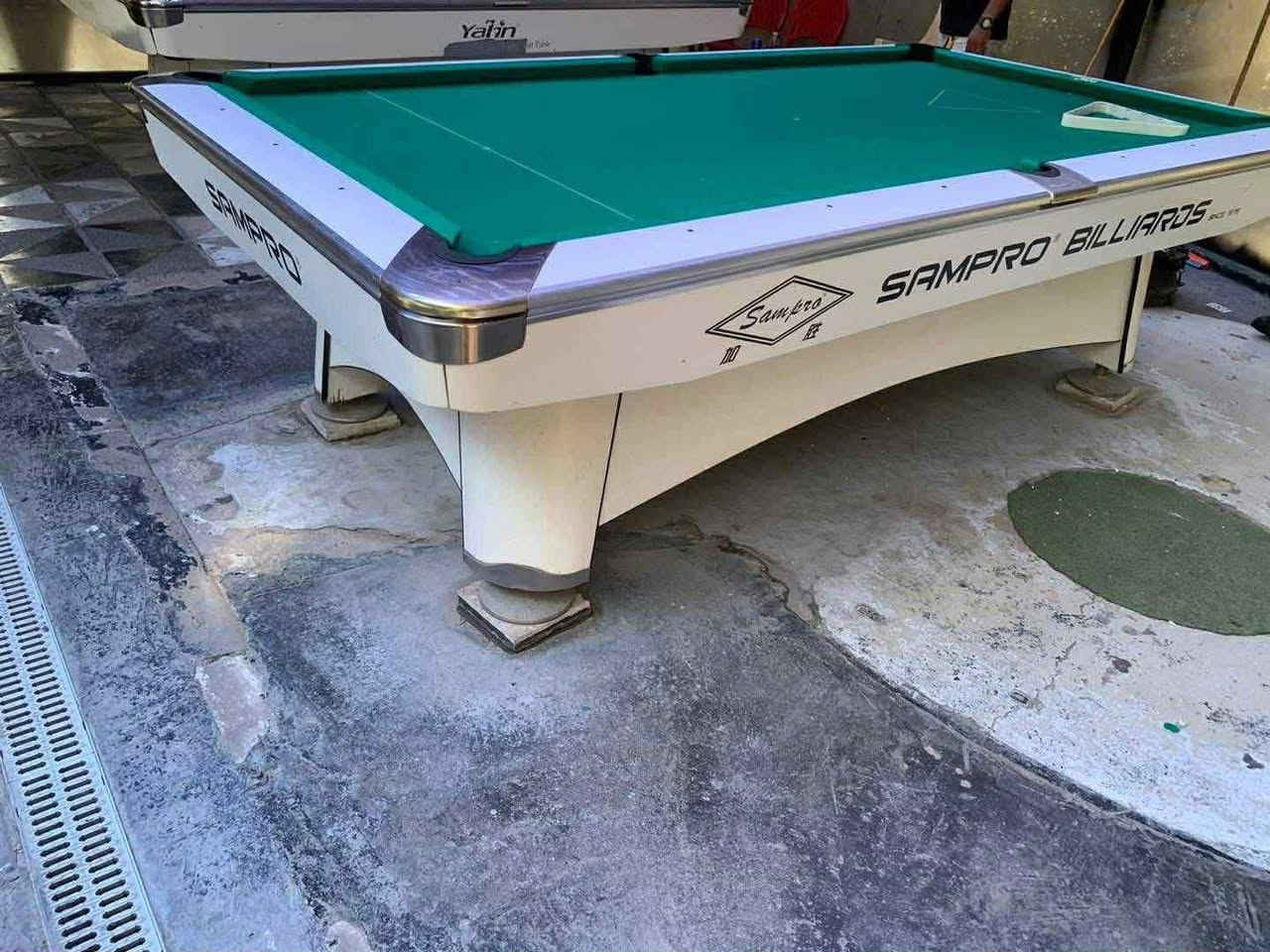يتوفر لدي جميع أنواع البلياردات للبيع و المستعمل و الجديد الرقم ***********
