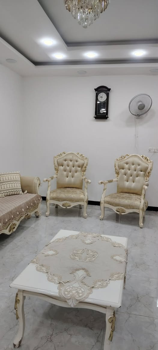 طخم ملكي مع ميز وسطي ب750 قفل


**إذا كنت صاحب هذا الإعلان وتريد حذفه لأي سبب، رجاءا أرسل رسالة إلى الدعم الفني**