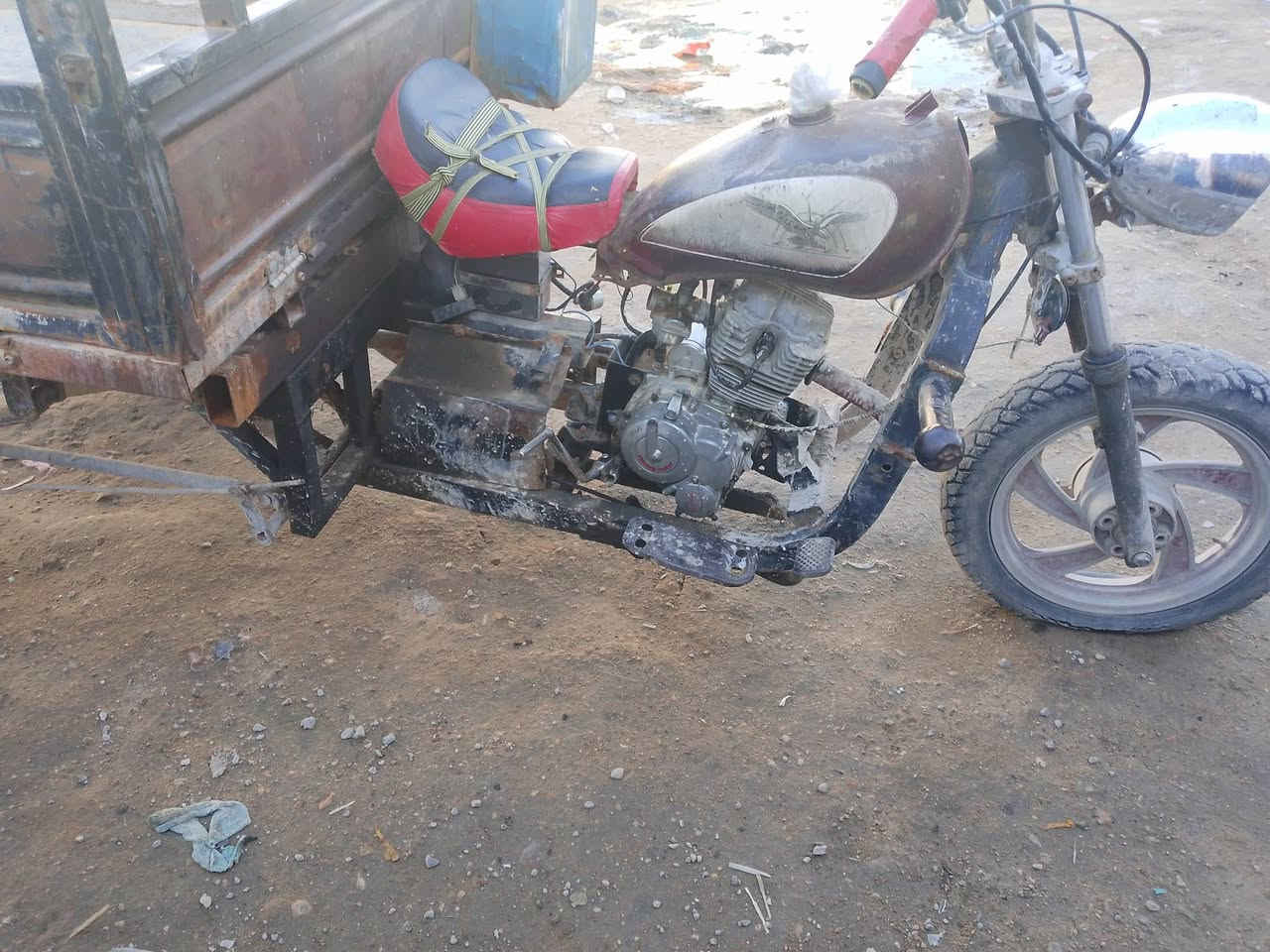 أمتار للبيع مكينه نص عمر مديل 15 كهرباء ت وضفيره وتأتواير جدد بيه نواقص بصيطه كلك مكفوله سعر 400 وبيه مجال ***********.  ركبه وشاصي مكفول وشرط جديد  مكاني كربلاء
