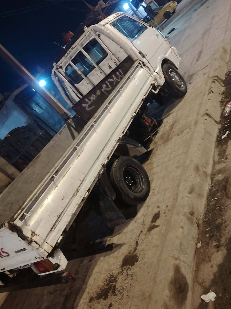 سلام عليكم كيا بينكو موديل 96رقم بغداد انكليزي وسنويه  لقايه لحد 28كيرمحرك وكسن وشاصي مكفولات تخم تاير قمار ابلاديه تك قمار 8 جنكال طويل المكان المعامل الحسينية السعر 43 وبيه مجال رقم الهاتف ***********
