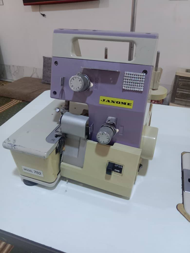 مكينه خياطه صناعي فول كاتم مع اوفر ***********
