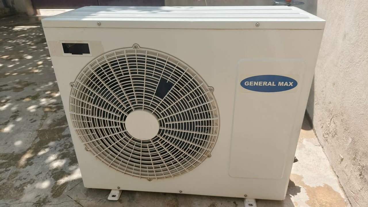 سبلت جنرال ماكس نظيف جدا مال بيت حجم طنين. كامل مع ملحقاته شرط. سعره 320 بي مجال بسيط. مكانه الموصل الجانب الأيمن. ما عدا النصب
***********
***********
