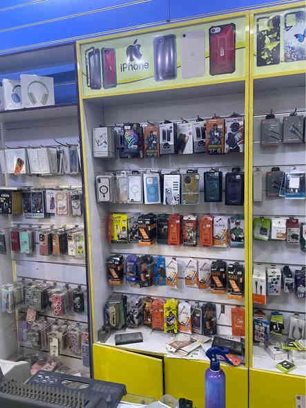 سلام عليكم فاترينات للبيع مستعملات سعر الوحدة 60 الف عدد 10 
وعندي ميوزه جام و ميز خشب تفصال 
للتواصل *********** النجف
