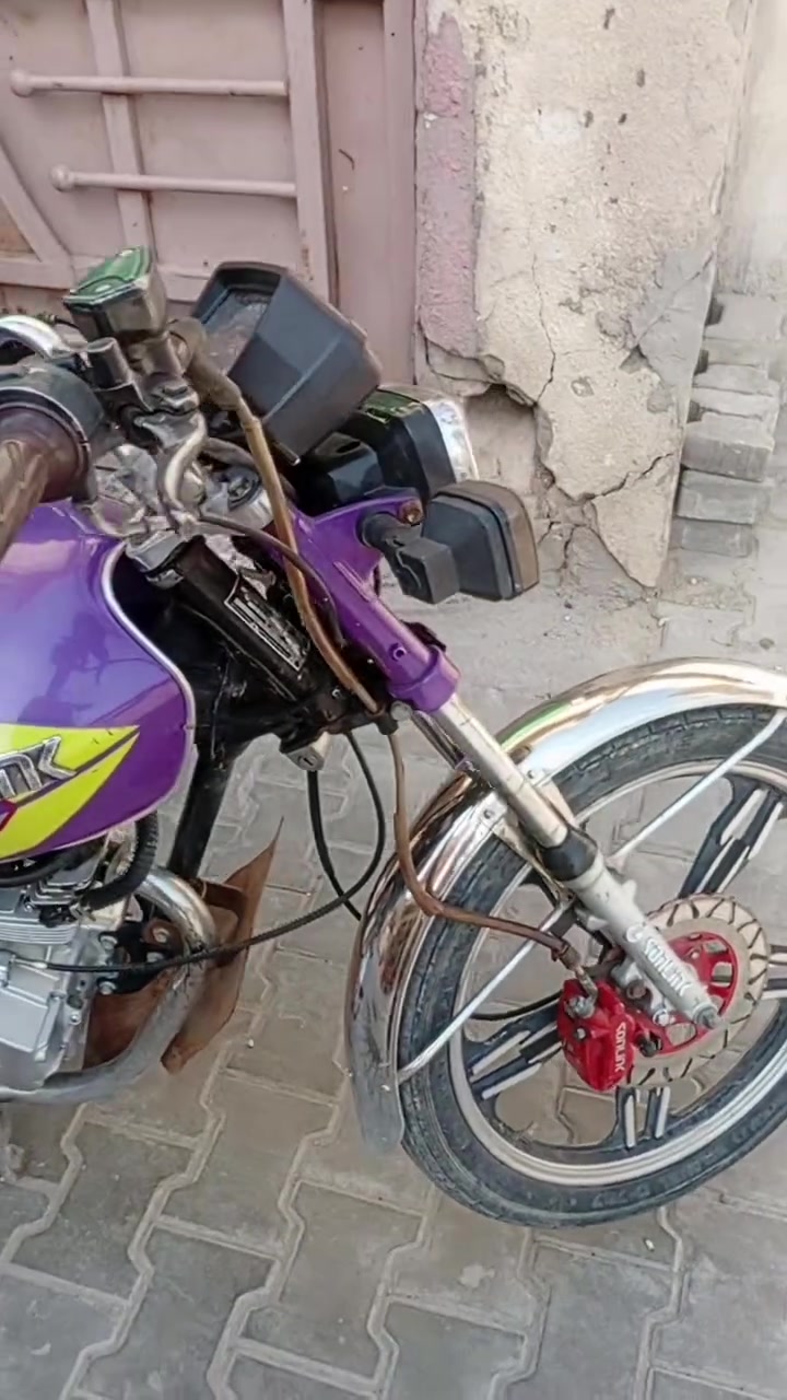 دراجه موديل 23 نضيفه 
550 وبيه مجال


**إذا كنت صاحب هذا الإعلان وتريد حذفه لأي سبب، رجاءا أرسل رسالة إلى الدعم الفني**