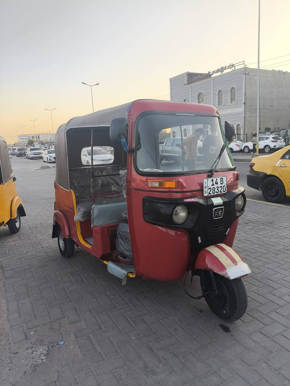 تكتك باجاج مديل 18 رغم وسنويه مصبوق عام والمحرك مشروك سعره 5300 وبي مجال ***********

