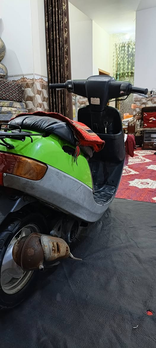 سلام عليكم درجة للبيع حلوه نقصه باتري وكلجات نص هندر تشتغل عدادات شغاله سعرها 300 وبيها مجال 
***********
