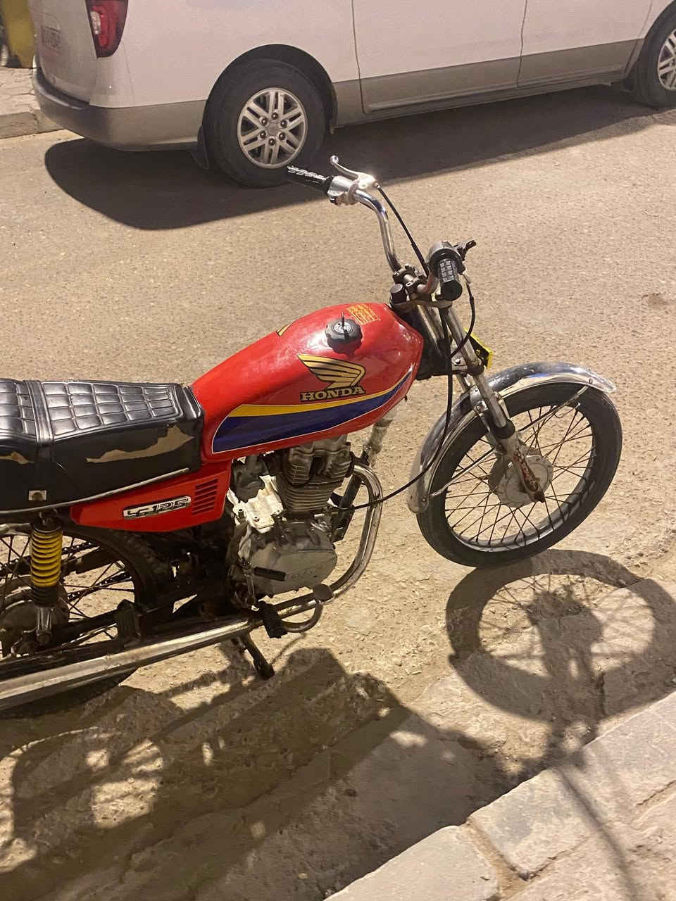 دراجه للبيع السعر مناسب الشراي يجي *********** مكاني بصره كرمه علي وكل الهلا بل جميع
