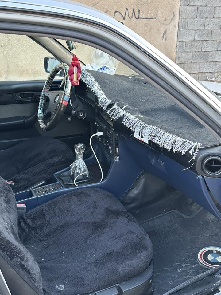 سلاوی خوای گەورە لە هەموو لایەک هاورەیان ئەم BMWمان هەیە بۆ فرۆشتن مۆدیل91 سلایت 4جام کارەبا 520گرێر عادی ماشەلا لە قوەتی 4 تایەی حەسیر لۆک تایەکانیشی تازەن لایت ئەلقە پێش پان تەقەو رەقەی بە شەرت تازە تاقم بیشو دوای داگیراوە بەو شەرتەی هەتا بلی تەقەی نەبی زۆر گپە گیرو مە کینەی بە شەرت سەیارەکەمان علوجە  بەو شەرتەی مالی کەس نە بی موسوبراوەی بە شەرت *********** بۆ سعریش دواوی ٢٨ گەلاو مە جالی کی برایانە شوین جەمجەمال  ئەدمینی♥️
