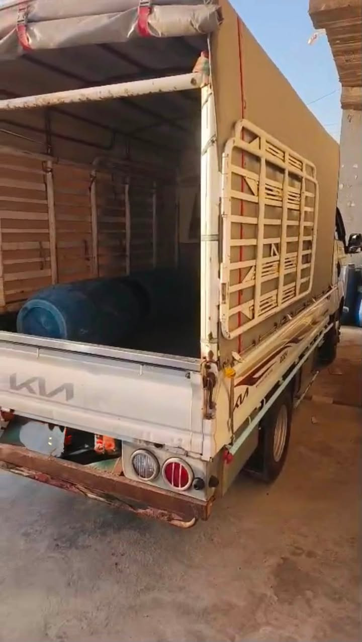 🚛 للبيع بودي كيا حمل 4000 موديل 2024 – فحل
❗ سبب البيع: تحويل البودي إلى كابينة براد، وليس لوجود أي عيب.

✅ المواصفات:

* بودي كيا حمل 4000 موديل 2024 (فحل).
* مجحر جلال حداد.
* دعامية جلال حداد.
* قفص جلال حداد.
* بودي ستيل خالص بسماكة 2 ملم.
* جادر حسن فيصلية.
*طفاريات.

💯 البودي نظيف وجاهز للتركيب مباشرة.

📞 للاستفسار والتواصل:

* ***********
* ***********
