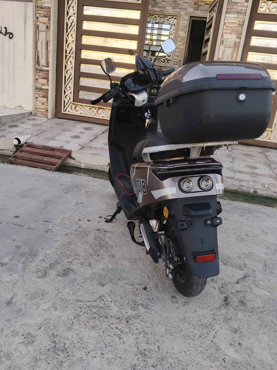 ماطور 318 للبيع
ماطور جديد كلو شغال
البطاريات شرط 
السعر 600 قفل 
شراي خابر 
***********
