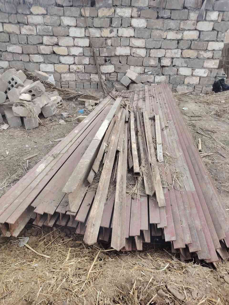 البيع شيلمان الوحده 4متر وعدد و40وحده ***********
