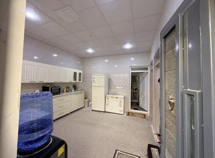 📍الموقع داره كنارة بيت  فرع مخبز ام مصطفى

🏠 بيت بيع {كيعان حجي حازم}  زراعي ١٠٥ متر طابقين.

🔴طابقه الاول متكون. مطبخ ٢ حار وبارد . غرفه نوم . استقبال. مجمع صحيات  خارجي وداخلي

🔴طابق الثاني. متكون من غرفه نوم عدد٢ مع مجمع صحيات نضام دكت في كل الغرف

💸السعر 65 و بيها مجال 

📞***********
