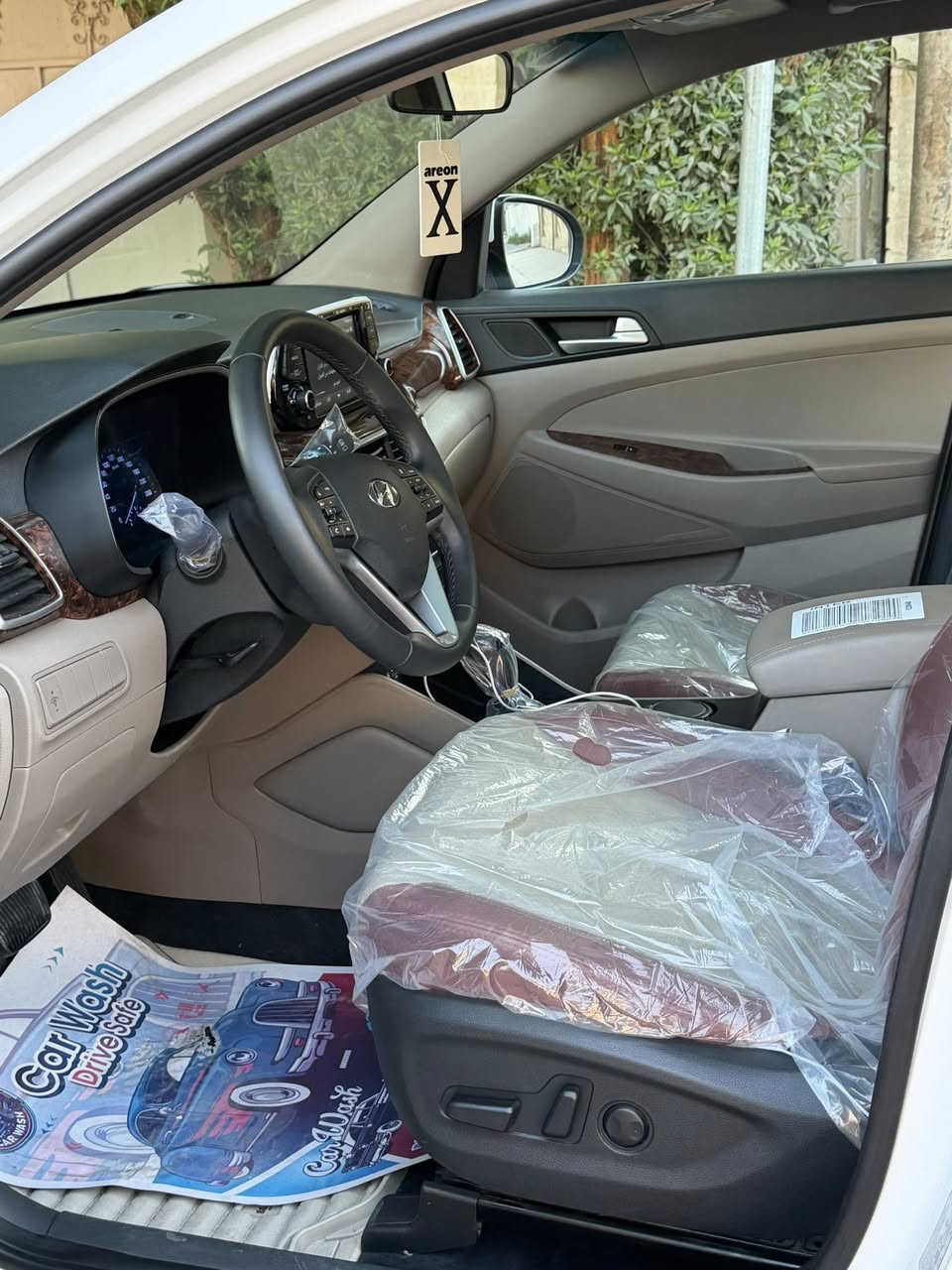 يالله
سلام عليكم للبيع توكسان موديل ٢٠٢٠ كفاله عامه ضربه صبغ تبديل كفاله كير مكينه حداديه تخم تاير كله جديد وشرط الفحص السياره فول مواصفات 
بانوراما 
بصمه
مري شفط 
٥ عدسات 
لد امامي
لد خلفي
ويل كبير 
شاحن وايرليس 
اشاير بل مري 
وبعد المواصفات المعروفه سياره بحاله الوكاله شرط الفحص ماشيه ٥٢ وعله الفحص العنوان بغداد السيديه السعر ٢١٠ وبيه مجال بسيط للاتصال ***********
