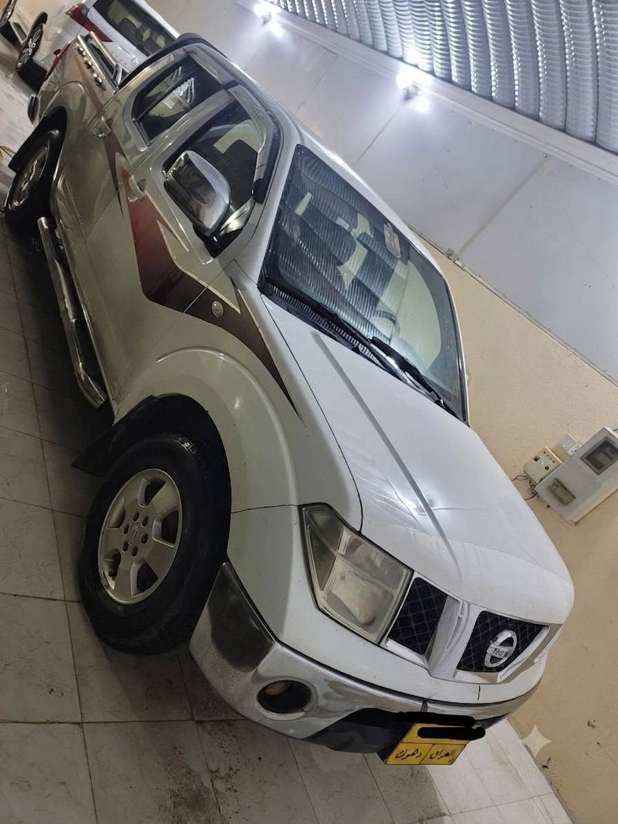 نيسان نيفارة موديل 2013
محرك (2500cc) 6 نمر
رقم دهوك بسم كردي
السيارة بيه اربع قطع صبغ ابيع حزام 
السعر 85
المكان النجف الاشرف 
رقم *********** بيه واتس
