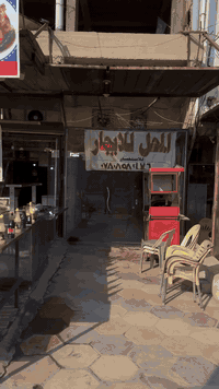 المحل للايجار موقعه حلو اجاره سنوي والجهيه 3 نزال 10 مثل متشوف بالصوره جبير موقع المحل على الشارع العام مكانه مقابيل معرض الرحمن الشارع الرابط بين جسر الام وجسر نادر 
الاستفسار مراسله على الواتساب ‭0770 030 2103‬
